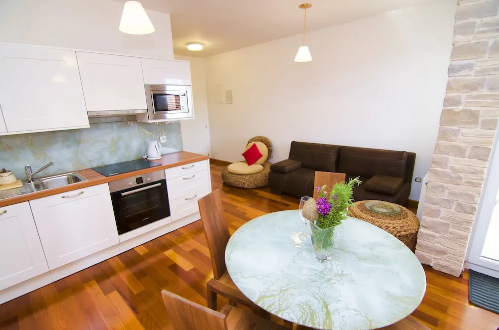 Apartments Zrinka