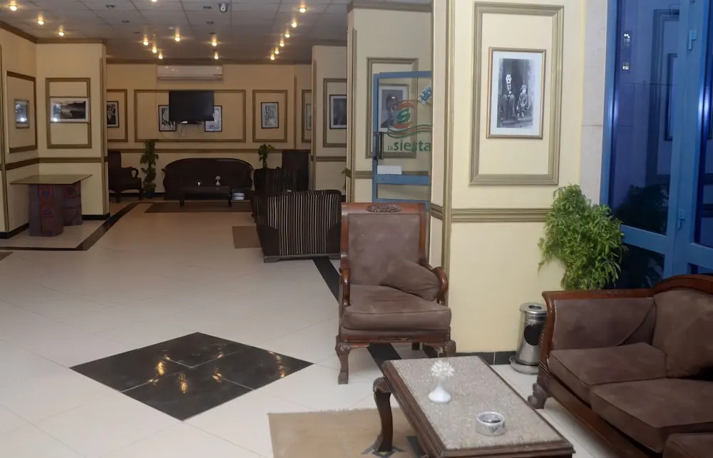 New Siesta Hotel