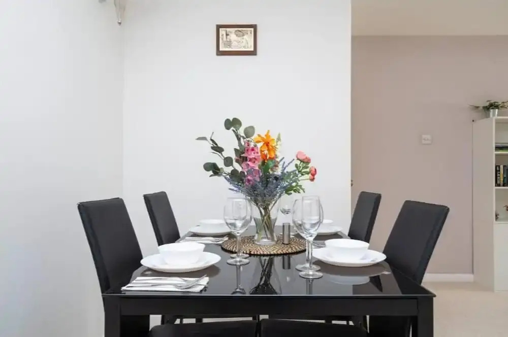 Central London Cosy Apartment With Parking