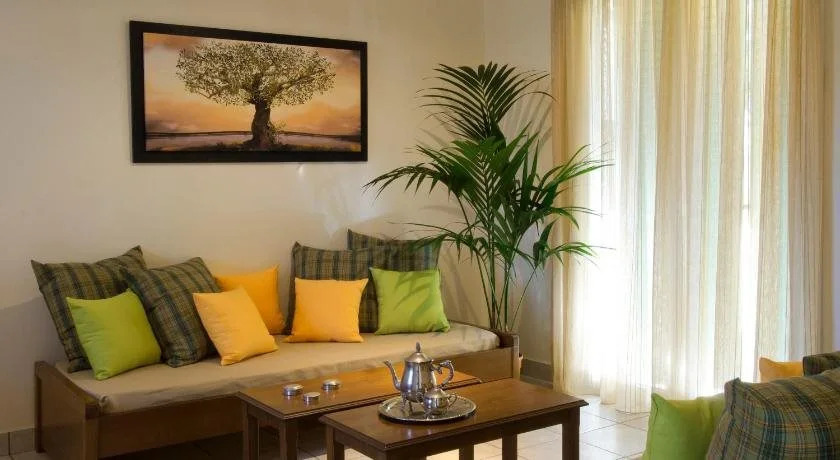 Makis Inn Resort