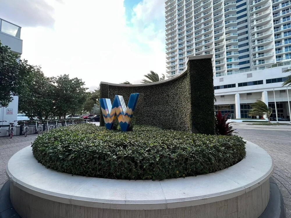 Stunning Oceanfront Condo W/ Extended Balcony 2 Bedroom Condo by RedAwning, Fort Lauderdale