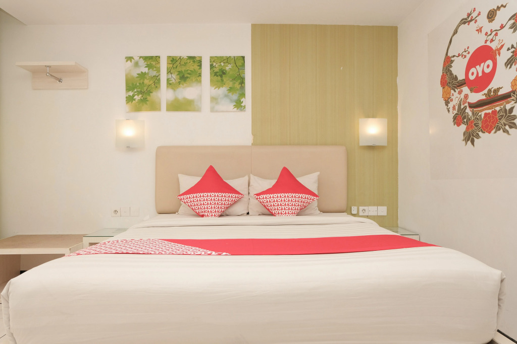 Ebizz Hotel