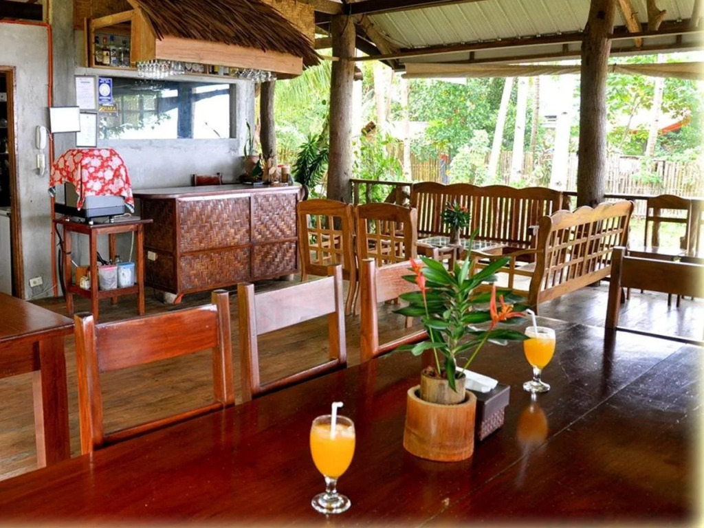 Algen's Dive Resort