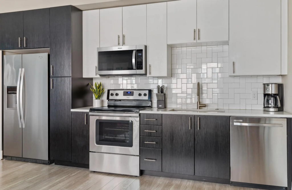 Denver | Grand Studio Riverfront Apartment