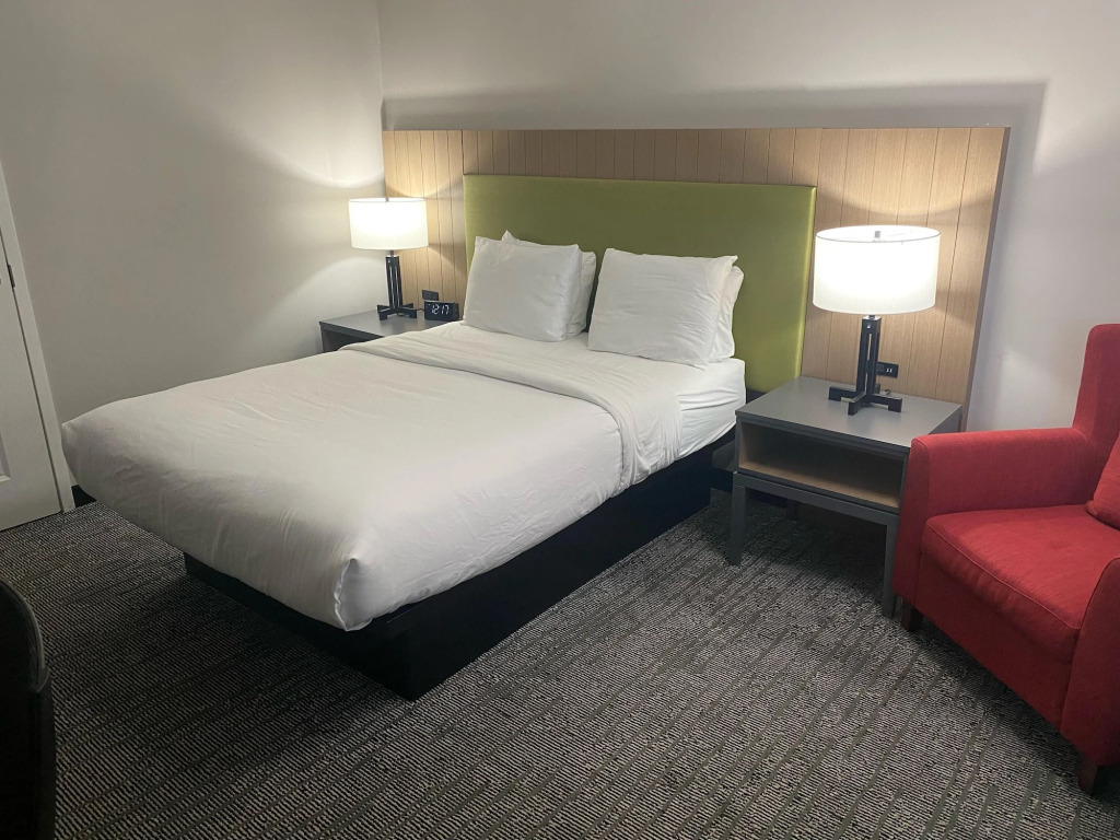 Country Inn & Suites by Radisson, Vallejo Napa Valley, CA