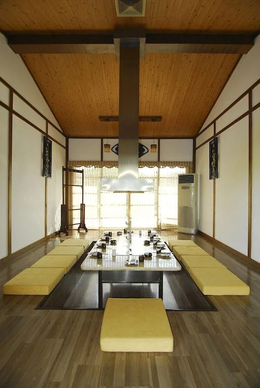 Xian Banpo Lake Hotel