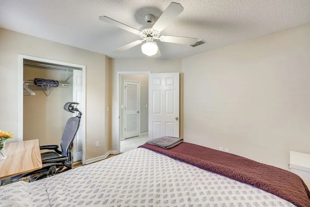 Jacksonville Family Home: Near Shopping & Dining!