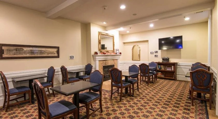 Fort Harrison State Park Inn