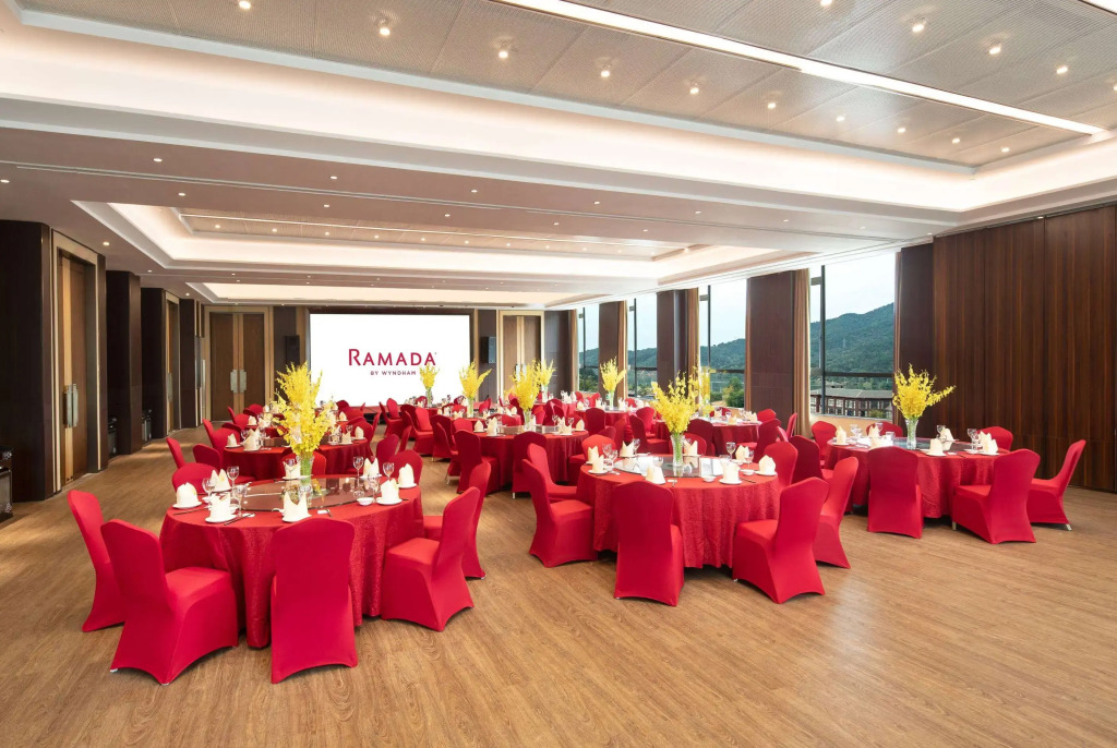Ramada by Wyndham Yingshan Jiulongwan Resort