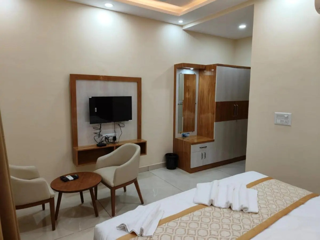 FabHotel Prime The Waves - Sarjapura
