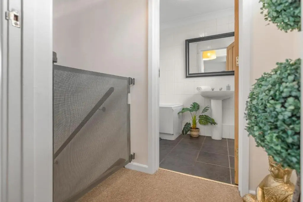 Reepham Rest - 2 Bedroom, Free Parking, 390 Mbps Wifi, Netflix, Fully Equipped kitchen - Ginger & Gold ltd