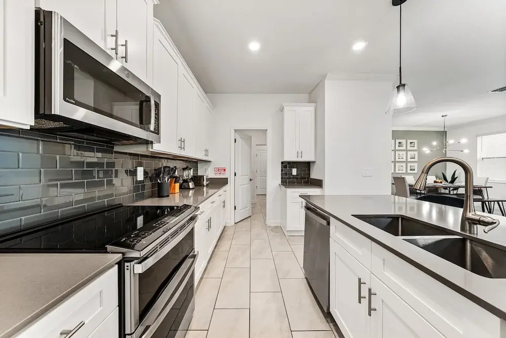 5BR 5BA Home Storey Lake Water Park Amenities