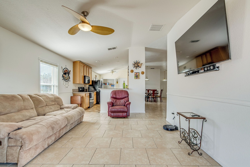 9 Mi to WEC & Dtwn Ocala! Family Haven w/ Patio