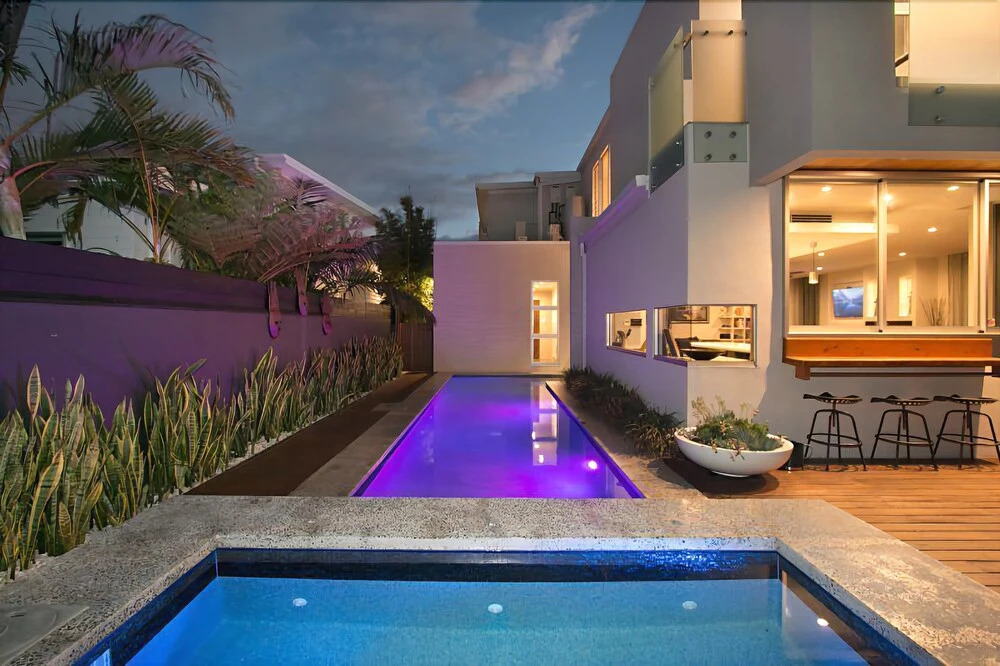 Deluxe Beach House On Banzai