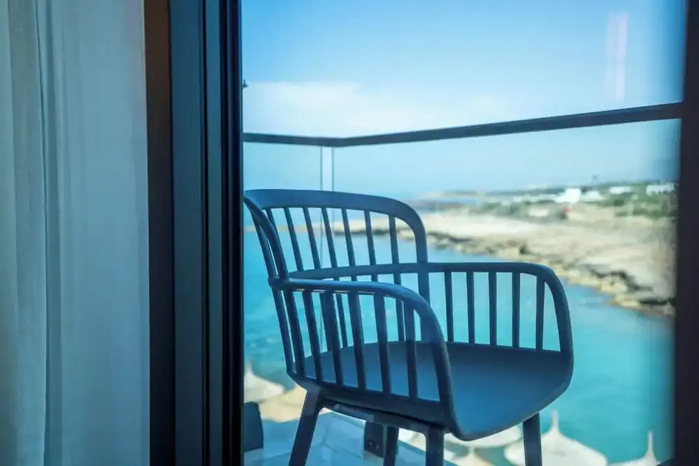 Shayna Beach Club