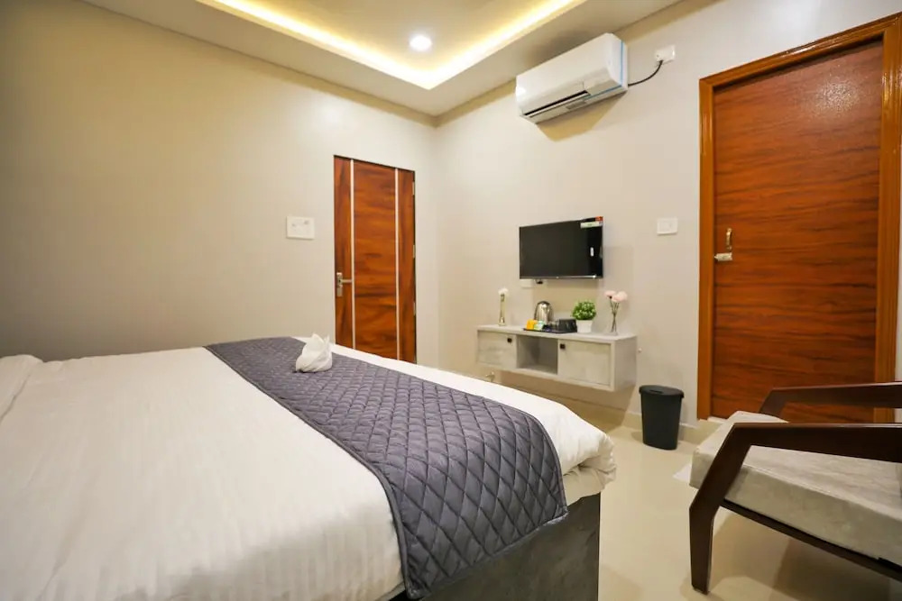 Hotel Ceasta US Consulate Hyderabad, Gachibowli