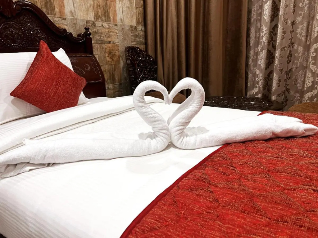 HYDERS PARK- THE LUXURY HOTEL