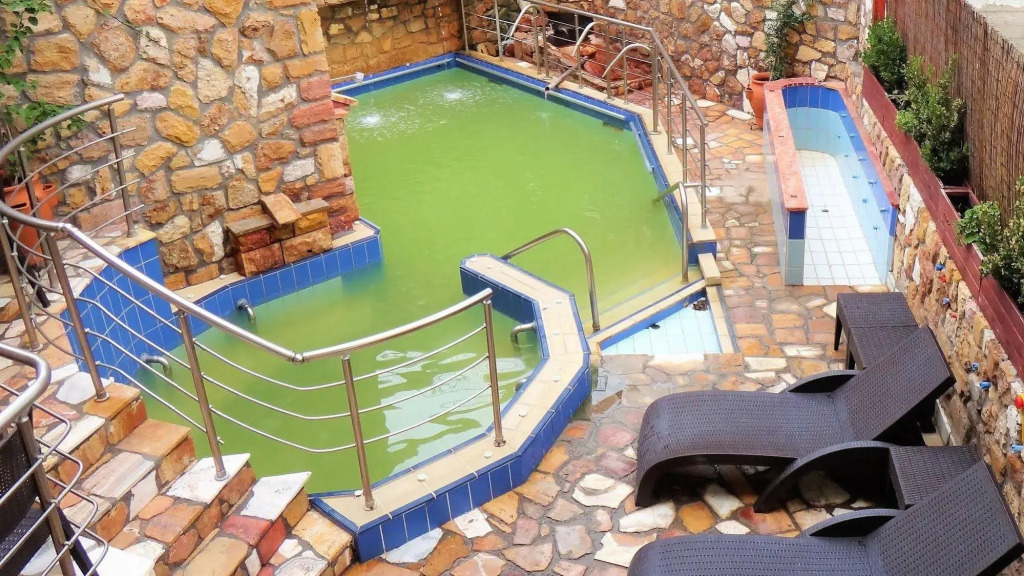 9 Queens Spa Hotel