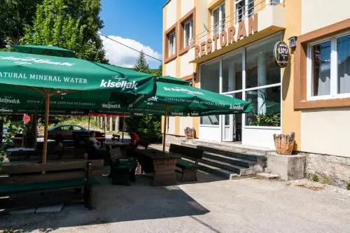 Holiday Home Pozitiva