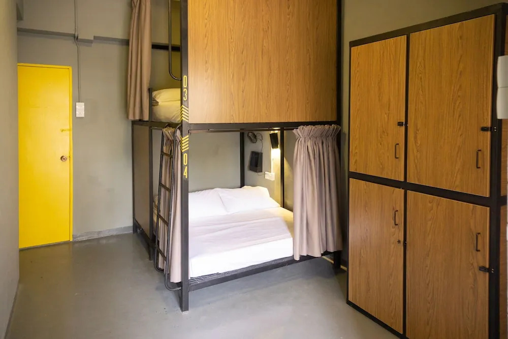 Traveller Bunker Hostel