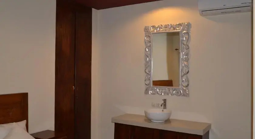Shreya Guest House