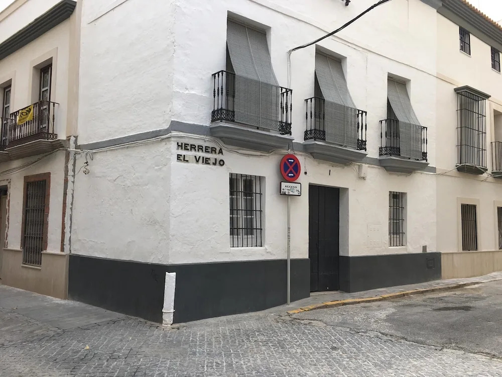 Enclave Sevilla Suites