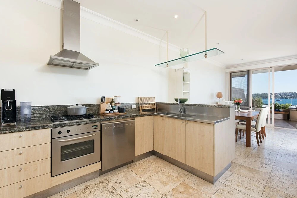 Stylish 2 Bdr Overlooking Parsley Bay H379