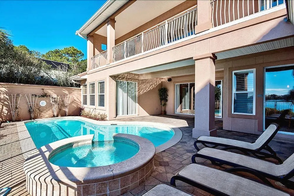 Destiny Tranquility 5 Bedroom Holiday Home by Five Star Properties