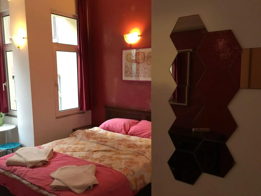 Innjoy Hostel - Adults Only