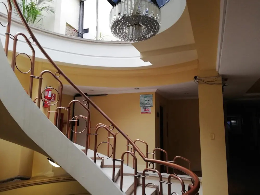 HOTEL BOMBUSCARo