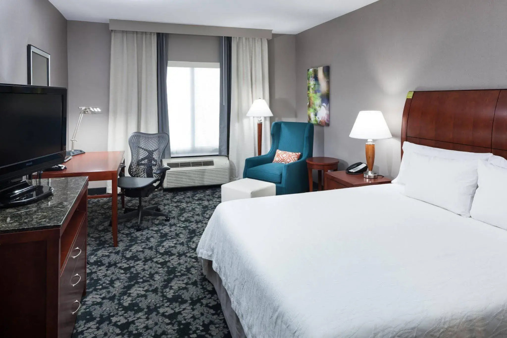 Hilton Garden Inn Lake Forest Mettawa
