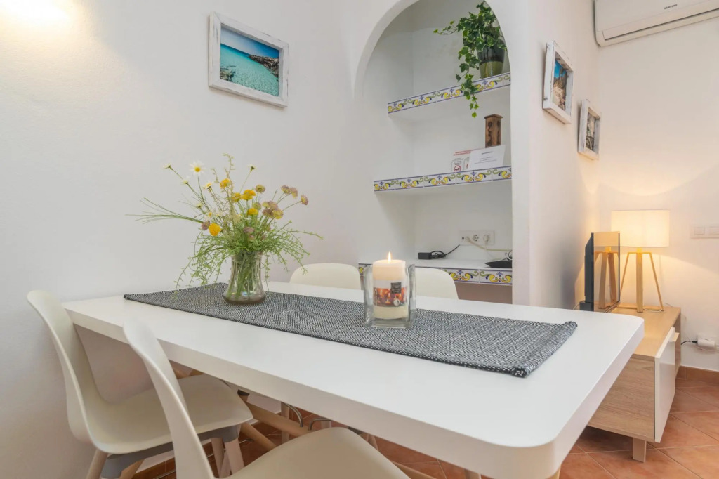 SES FONTS C25 - Charming flat with shared pool and close to the beach Free WiFi