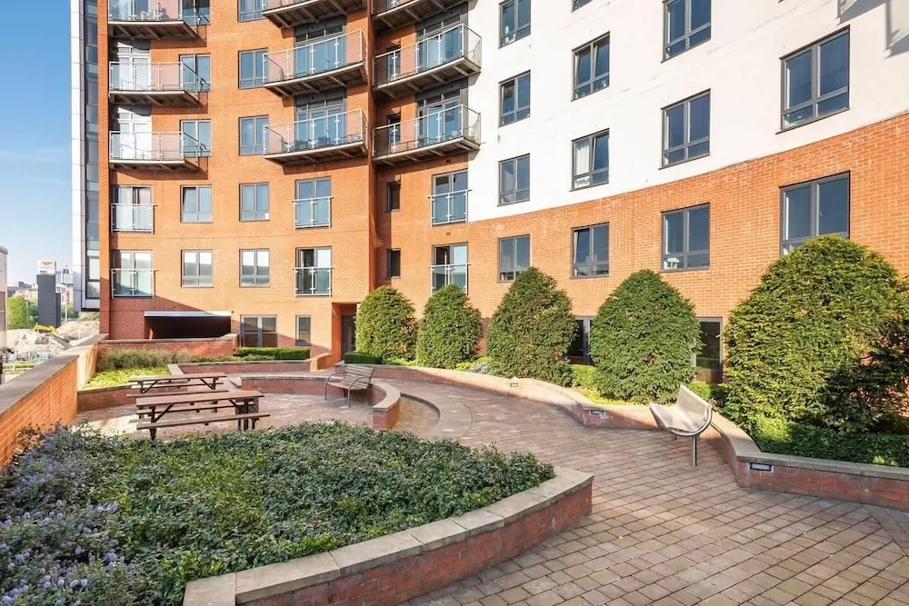 Garden View Studio Near the City Centre