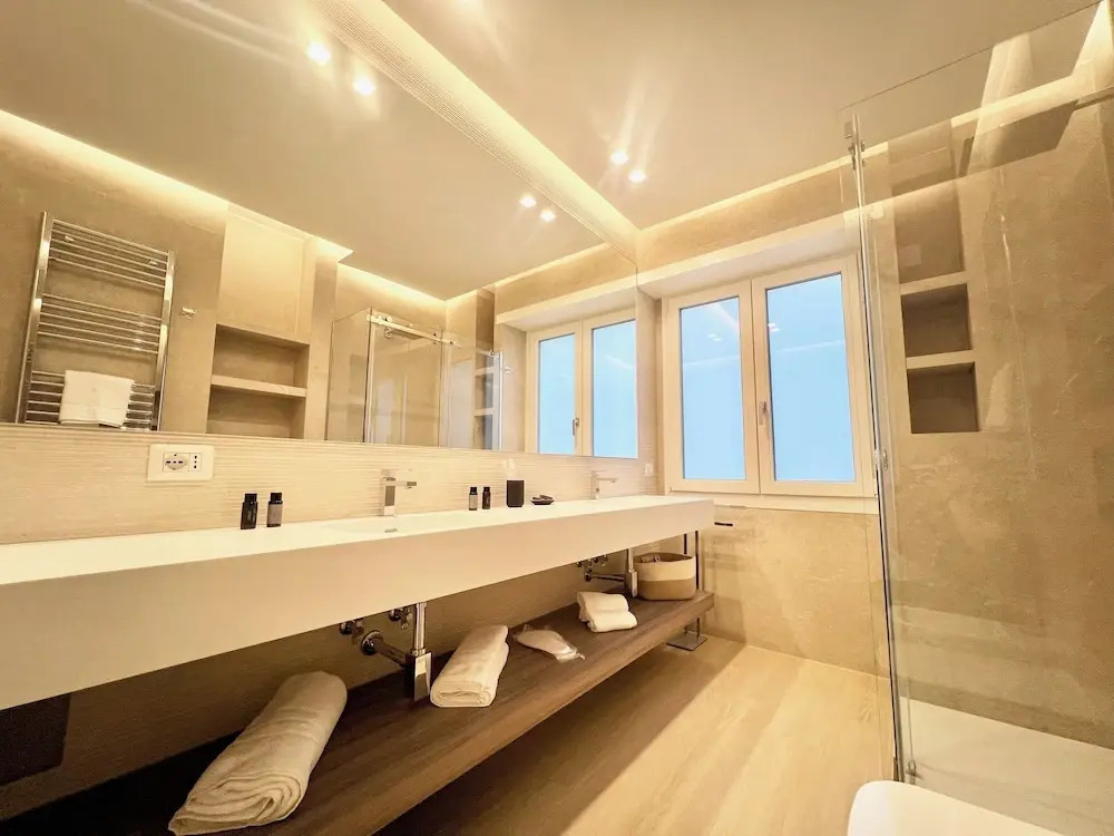 Arya Guest House