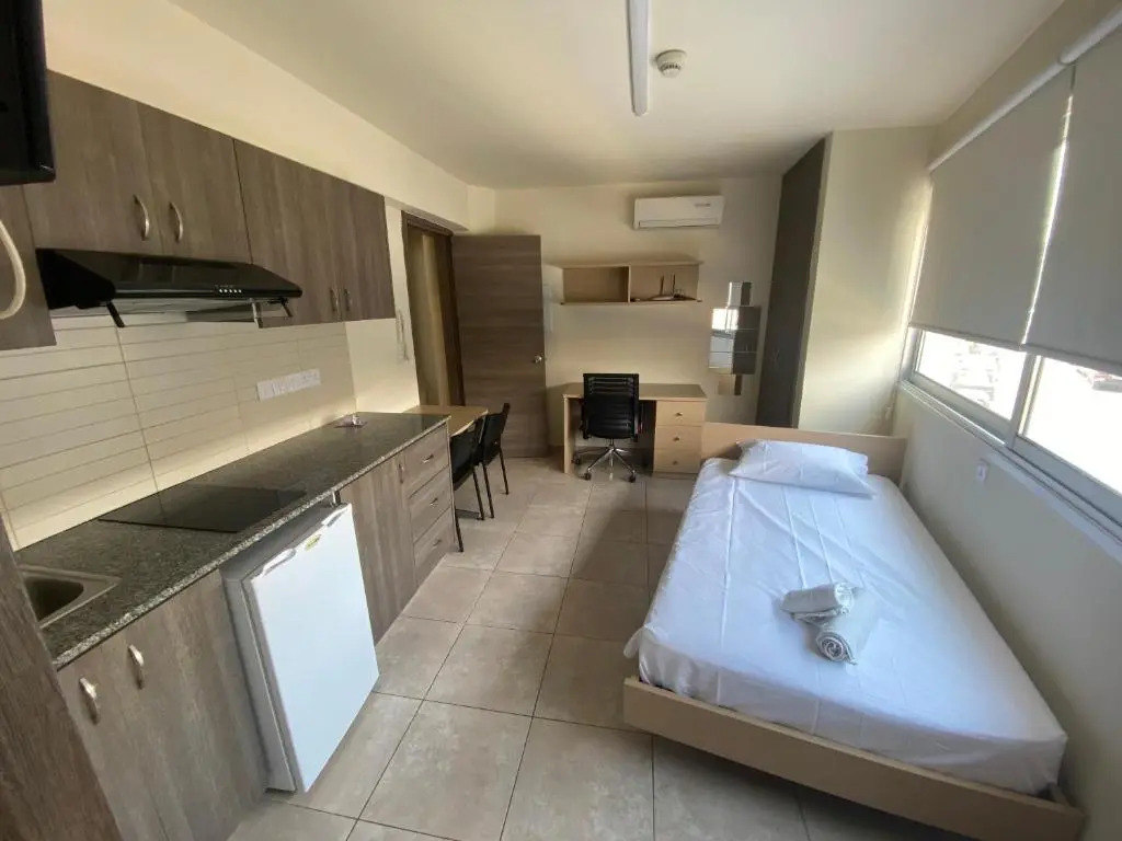 Modern studio in the historic center near beach