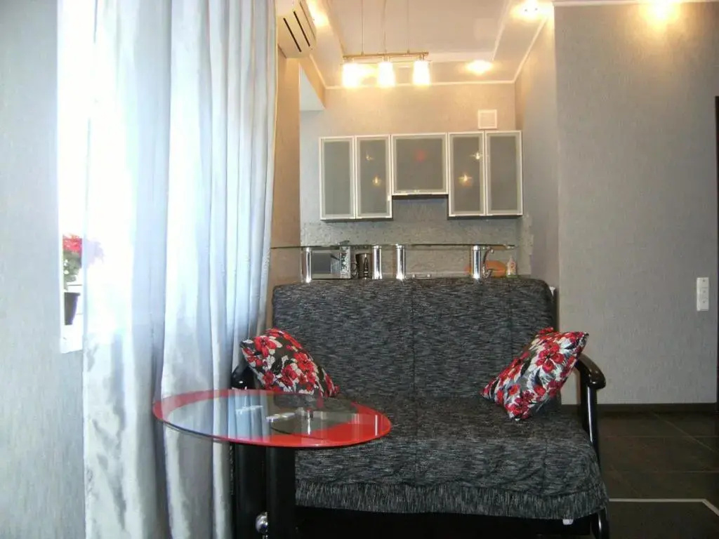 Modern luxury studio in the center of Kharkiv at Konstitutsii Square