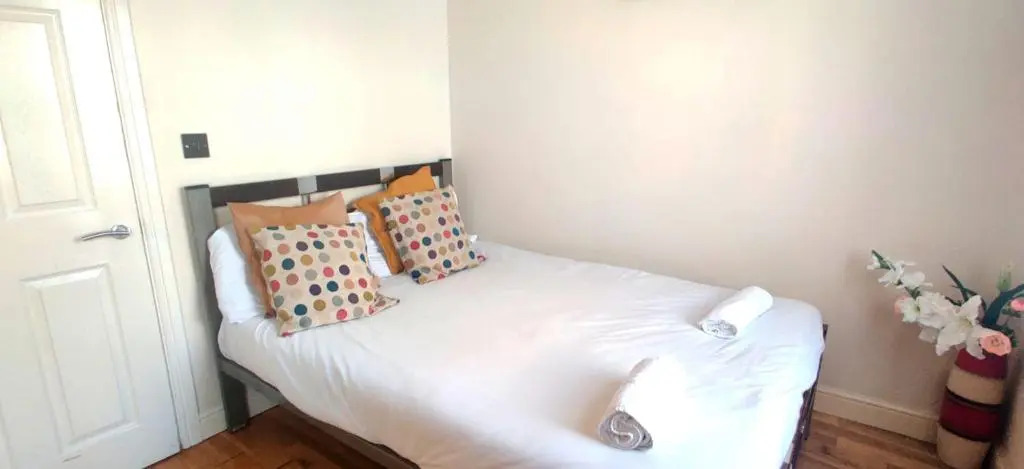 Studio Flat near Liverpool st & Shoreditch London