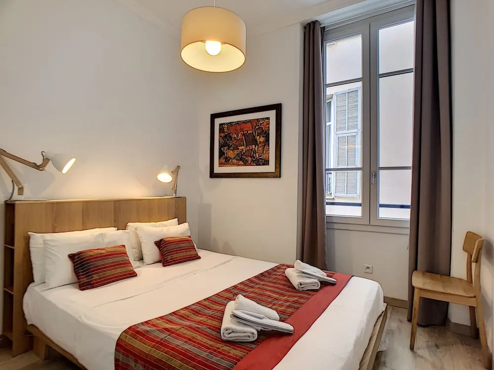 Nestor&Jeeves - COTE JARDIN - Central - Close sea