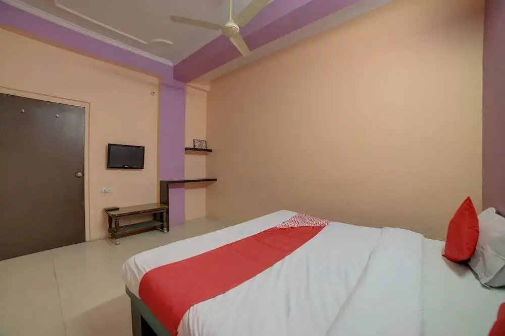 Shri Sai Paradise Hotel & Restaurant