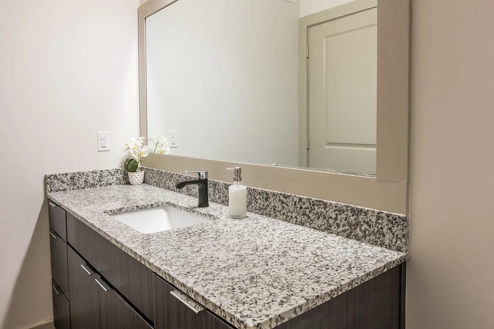 2 BR Apt Near St Johns River by Frontdesk