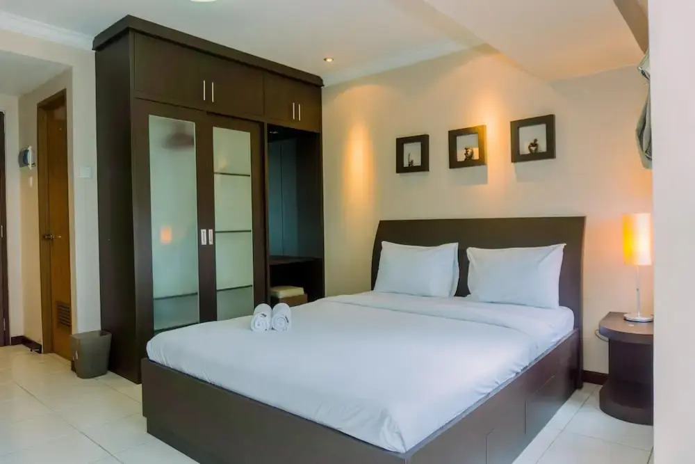 Modern Look And Comfy Studio Great Western Resort Apartment