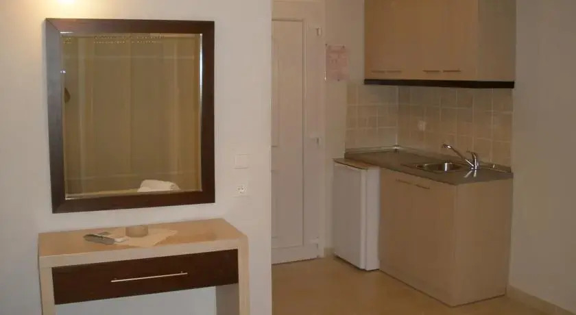 Phaethon Apartments & Studios