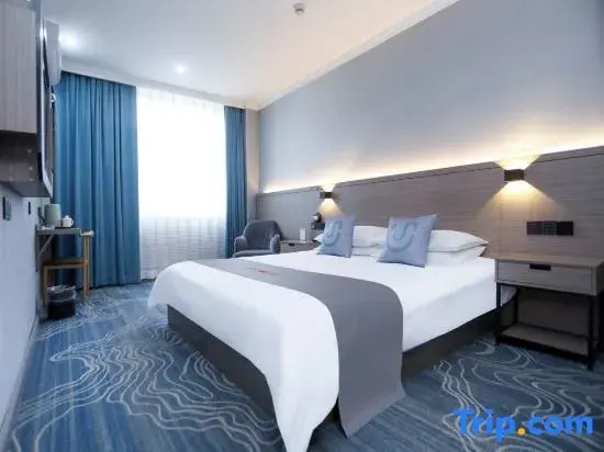 Junyi Chain Hotel (Linzhou Xinglin Road People's Square)