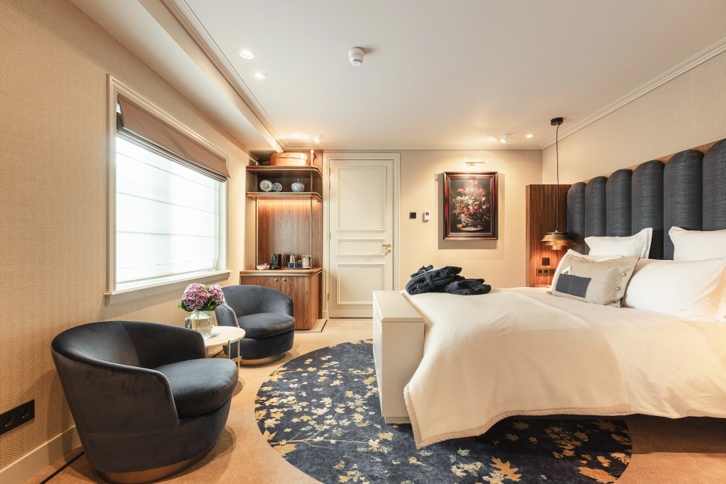 Hotel 717