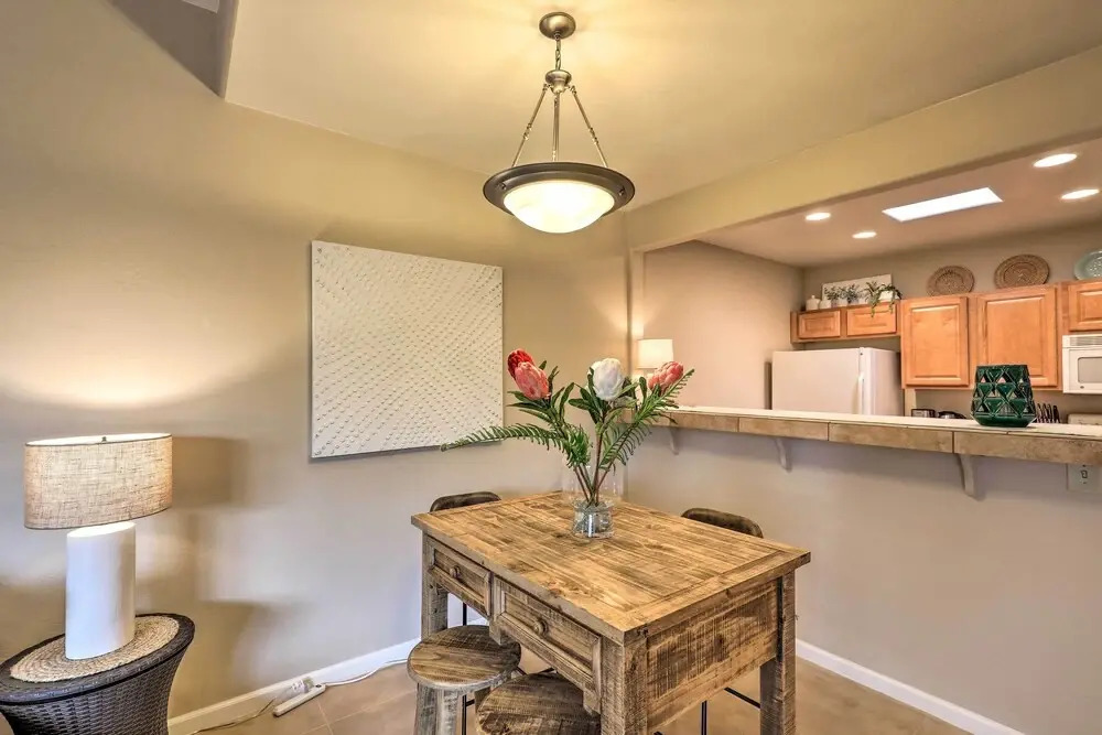Tucson Townhome: 11 Mi to Dtwn - Long-term Stays!