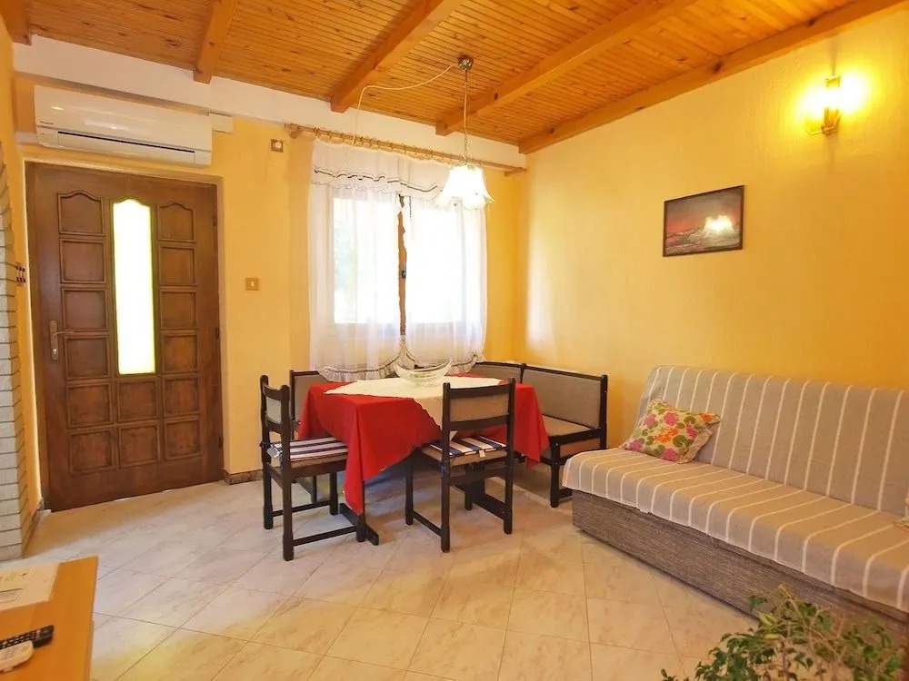 Apartment 1457
