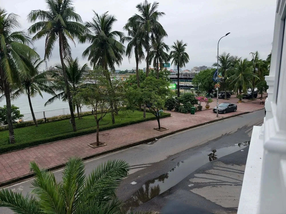 July Hotel Quang Binh