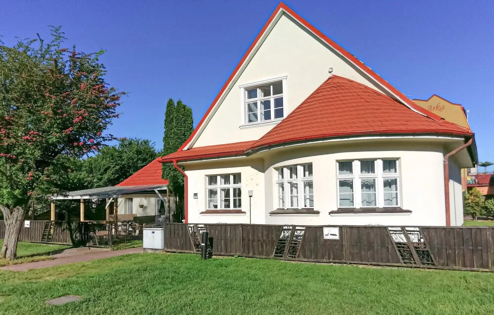 5 Bedroom Awesome Home In Darlówko