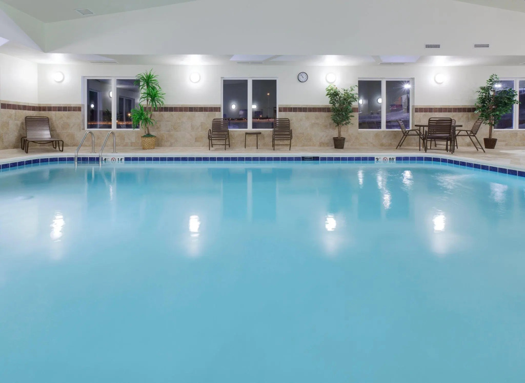 Holiday Inn Express & Suites - Omaha I - 80 by IHG