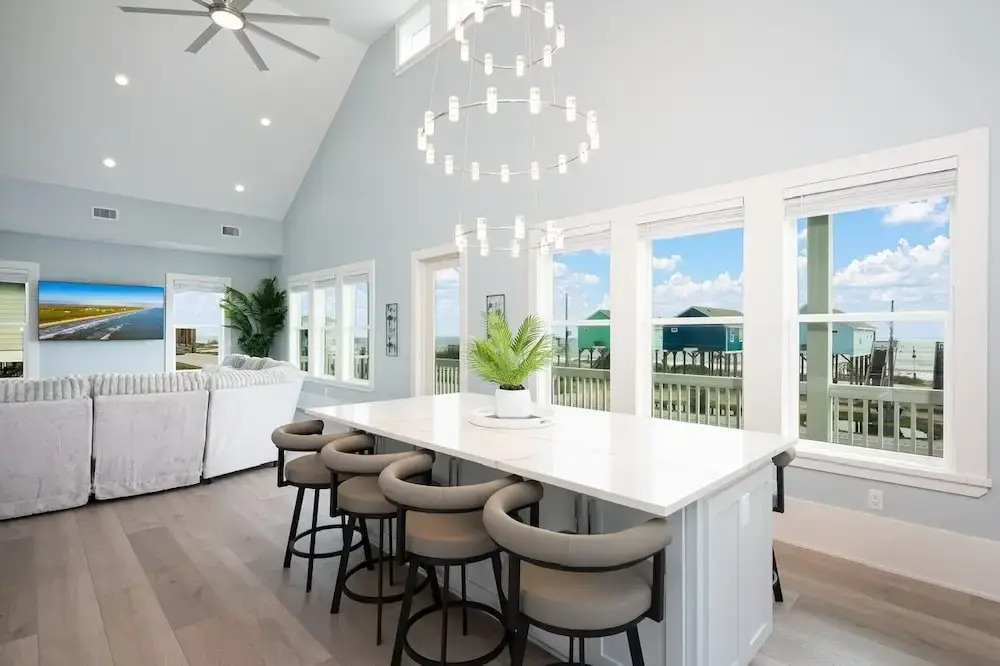 Fins & Feathers 3 Bedroom Home